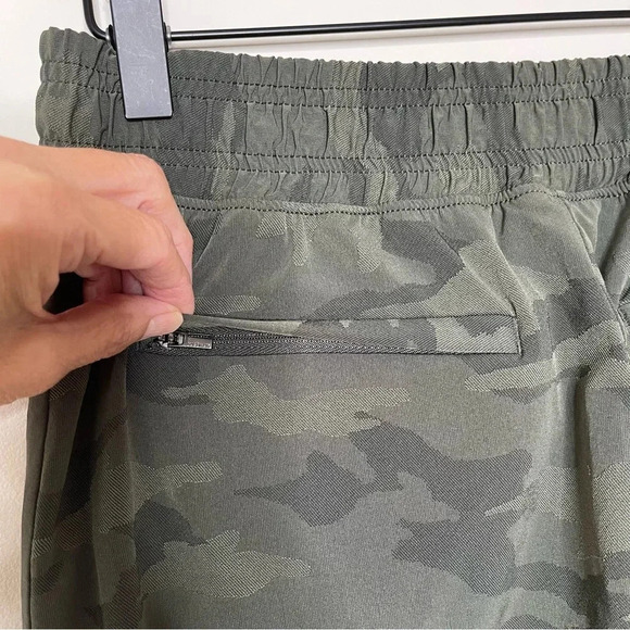 ATHLETA BROOKLYN CAMO LINED JOGGER comfy running gym - Picture 14 of 16
